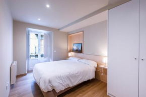 HERITAGE APARTMENTS CERDANYA al carrer Major i parking